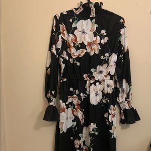 Black, Floral, Long Sleeve Maxi Dress!